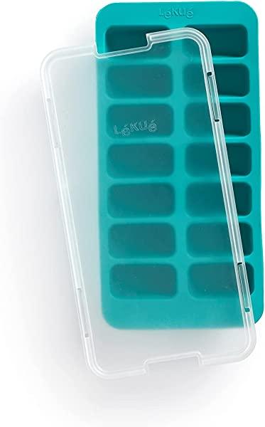 /su_button
Divierte este verano haciendo helados de sabores con el Kit de 4 unidades de moldes apilables para hacer helados caseros de forma sana y natural de Lekue. Su diseño permite colocarlos uno encima del otro, ahorrando espacio en el congelador; su tapa protegerá el helado de olores. Incluye recetas fáciles, también sin lactosa y un palo para cada molde. Su posición en horizontal permite un rellenado más fácil y estable.
- Apilables entre ellos ocupan muy poco espacio
- Rellenado más fácil en posición horizontal
- Tapa para proteger el helado de olores y sabores del congelador
- Incluye recetas fáciles, también sin lactosa y sin gluten
- Incluye un palo para cada molde
Comentarios alucinantes en Internet como este de la web oficial de Lekue donde tiene un precio de 15.90 euros más gastos de envio.
Estamos encantados y además son totalmente controlables en cuanto los ingredientes. Así puedes eliminar los conservantes y colorantes, etc…los E….. que son malísimos para la salud. Y una cosa, las recetas que traen son fundamentales, por ejemplo todos los que hagas con yogurt debes añadir leche…..Y porqué? porque así al congelarse toma consistencia de helado por el líquido de la leche (de vaca, sin lactosa, de soja, de arroz, avena….) y si no la añades no pasa nada pero queda mejor el yogur un poco líquido, y le añades lo que quieras fruta, muesli, sésamo, pipas, etc….Y los de limón y naranja, y sandía etc, caseros, están buenísimos. Yo hice cuentas porque mi marido es un devora helados-polos y compraba de los baratos que son jarabe de glucosa, agua y E Y E Y E…. y aparte de por salud, sale a cuenta. Y si te preocupa el medio ambiente ya ni te cuento, ya que reciclas una y otra vez los envases para hacer nuevos helados…
Jun 23, 2022 10:23 | Hogar y cocina |
![Comprar Cubitera Lékué de Caucho Natural rectangular Cubitera Lékué de Caucho Natural rectangular