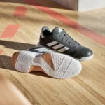 Zapatillas adidas Ligra 8 Indoor para hombre, negras y blancas