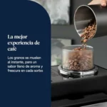 Cafetera superautomática De’Longhi Rivelia EXAM440.35.B negra