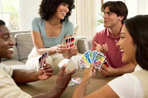 Mattel Games UNO con 2 expansiones y caja metálica