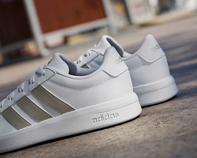 adidas Grand Court Base 3.0 para mujer, blanco