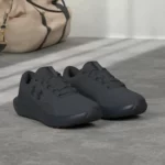 Under Armour Charged Surge 4 para hombre, negras