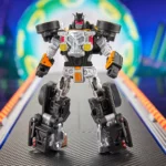 Hot Wheels x Transformers Bone Shaker figura convertible