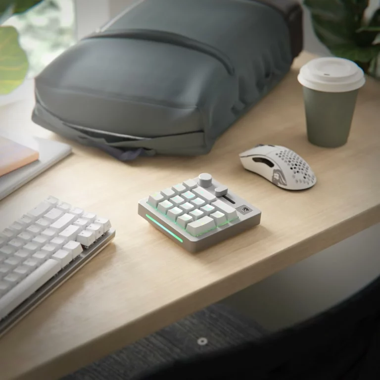 Teclado numérico Glorious GMMK Macro Numpad inalámbrico Bluetooth (blanco)